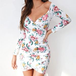 Off Shoulder Floral Print Bodycon Dress! Size S. New in package.